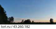 Spring sunset over the field. Стоковое фото, фотограф Andrew_Swarga / Фотобанк Лори