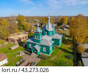 Вид с высоты на Георгиевскую церковь в Фаленках (аэросъемка 2020 года) Стоковое фото, фотограф Владислав Самошкин / Фотобанк Лори
