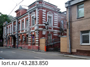 Москва. Хомутовский тупик, 7. Доходный дом В.А. Хлудова. Центральная поликлиника № 3 МВД России (2024 год). Редакционное фото, фотограф Илюхина Наталья / Фотобанк Лори