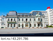 Городская усадьба Н. В. Кузнецовой. Проспект Мира, дом 41 строение 1. Москва. Россия (2024 год). Редакционное фото, фотограф E. O. / Фотобанк Лори