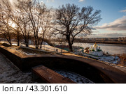 Церковь святителя Алексия, Нижегородская семинария и Благовещенский монастырь в Нижнем Новгороде на берегу Оки. Стоковое фото, фотограф Igor Lijashkov / Фотобанк Лори