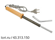 Электрический паяльник с деревянной ручкой на белом фоне. Electric soldering iron isolated on a white background. Стоковое фото, фотограф Татьяна Д / Фотобанк Лори