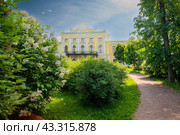 Путевой дворец в Твери (2024 год). Редакционное фото, фотограф Наталья Филатова / Фотобанк Лори