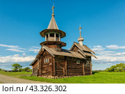 Wooden old chapel of the 15th century Archangel Michael on the island of Kizhi (2023 год). Редакционное фото, фотограф Владимир Ушаров / Фотобанк Лори