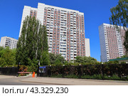 Жилой 22 этажный дом по адресу Улица Академика Пилюгина, 26 корпус 1 в Москве (2024 год). Редакционное фото, фотограф Константин Григорьев / Фотобанк Лори