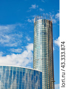 Город Екатеринбург. Башня "Исеть" и гостиница "Hyatt Regency Ekaterinburg" (2016 год). Редакционное фото, фотограф Александр Тараканов / Фотобанк Лори