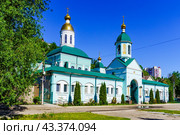 Городской пейзаж. Церковь Митрофана Воронежского. Воронеж (2024 год). Стоковое фото, фотограф Владимир Шибаев / Фотобанк Лори
