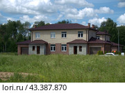 Таунхаус на две семьи дуплекс дом (2024 год). Стоковое фото, фотограф MК / Фотобанк Лори