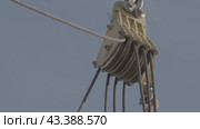 Трос металлический, крюки, стройка metal cable, hooks, construction. Стоковое видео, видеограф Опока Алексей / Фотобанк Лори