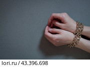 Концепция торговли, похищения и рабства женщин. Стоковое фото, фотограф Дорощенко Элла / Фотобанк Лори
