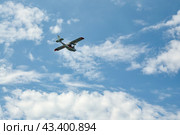 Самолет-амфибия СК-12 "Орион" летит высоко в облаках. Стоковое фото, фотограф Александр Тараканов / Фотобанк Лори