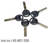 Связка ключей от замка на белом фоне. Bunch of keys isolated on white background. Стоковое фото, фотограф Татьяна Д / Фотобанк Лори