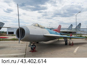 Боевой самолёт, реактивный истребитель МИГ-19, на территории музея, военная авиация. Волгоградская область, Средняя Ахтуба, Россия. (2024 год). Редакционное фото, фотограф Андрей Цыганков / Фотобанк Лори