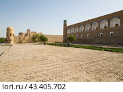 Street in Itchan Kala, the walled inner town of the city of Khiva. Стоковое фото, фотограф Юлия Белоусова / Фотобанк Лори