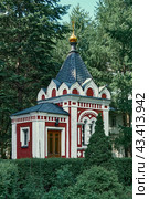 Novospassky Stavropigial Male Monastery, early 20th century chapel, landmark: Moscow, Russia - 08 June, 2024. Редакционное фото, фотограф Алексей Голованов / Фотобанк Лори