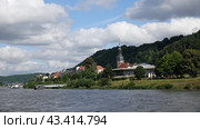 Бад Шандау. Германия. Саксонская Швейцария. Вид с палубы парохода. (2022 год). Стоковое фото, фотограф Горшков Александр / Фотобанк Лори