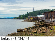 Wooden barns on the shore of the White Sea. Russia. Стоковое фото, фотограф Константин Лабунский / Фотобанк Лори