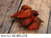 Sweet tropical exotic fruit - sala. Стоковое фото, фотограф Андрей Старостин / Фотобанк Лори