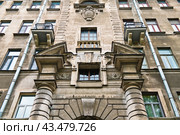 Дом Пеля (Гукасовой) («Пале-Рояль», «Сен-Жермен», «Бельведер»). Вид со стороны внутреннего двора. Литейный проспект, д. 46. Санкт-Петербург (2024 год). Редакционное фото, фотограф E. O. / Фотобанк Лори