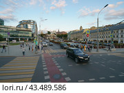 Москва, Россия - 29 и.ля 2019 -  Бульвары Москвы. Редакционное фото, фотограф YuryKara / Фотобанк Лори