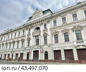 Москва, Старая площадь, дом 2/14 строение 1. Бывший дом Московского купеческого банка, доходный дом А.П. Гуськова. Стоковое фото, фотограф Овчинникова Ирина / Фотобанк Лори