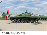 Основной боевой танк Т-80, ранняя версия, на территории музея. Волгоградская область, Средняя Ахтуба, Россия (2024 год). Редакционное фото, фотограф Андрей Цыганков / Фотобанк Лори