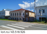 Дом иконописцев Кибирева и Зайцева в поселке мстера владимирской области (2024 год). Редакционное фото, фотограф Сергей Овчинников / Фотобанк Лори