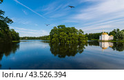 Evening panorama on the large pond of Catherine Park with the Turkish bath. Tsarskoe Selo, Pushkin, St. Petersburg, Russia. (2024 год). Стоковое фото, фотограф Михаил Аккуратoв / Фотобанк Лори