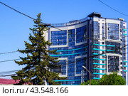 Городской пейзаж . Жилой дом "Ньютон" от ГК "Развитие". Воронеж, Московский проспект, 19 (2024 год). Редакционное фото, фотограф Владимир Шибаев / Фотобанк Лори