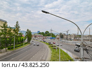 Город Красноярск. Улица Партизана Железняка (2024 год). Редакционное фото, фотограф Александр Тараканов / Фотобанк Лори