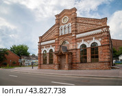 Витебск, Революционная (бывшая Большая Ильинская) улица, дом 10. Беларусь. Вид на восстановленное здание Большой Любавической синагоги (2024 год). Редакционное фото, фотограф Наталья Николаева / Фотобанк Лори