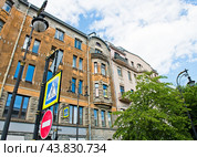 Доходный дом Н. А. Мельцера. Большая Конюшенная улица, дом 19. Санкт-Петербург (2024 год). Редакционное фото, фотограф E. O. / Фотобанк Лори