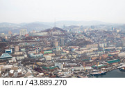Город Владивосток зимой, вид с самолета (2023 год). Стоковое фото, фотограф Павел Сапрыкин / Фотобанк Лори