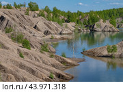 Солнечный майский день в Кондуках (Романцевские горы). Пприродно-антропогенный комплекс в Тульской области. Стоковое фото, фотограф Виктор Карасев / Фотобанк Лори