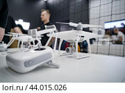 MOSCOW RUSSIA:01 APR 2017 - DJI Quadcopter Drone store opening ceremony in Moscow. Редакционное фото, фотограф Андрей Армягов / Фотобанк Лори