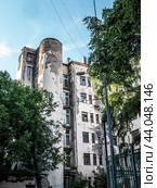 Комплекс общежитий Красной профессуры на улице Большая Пироговская, дом 51 в Москве. Редакционное фото, фотограф Константин Григорьев / Фотобанк Лори