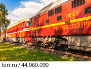 Город Ожерелье. Эксплуатационное локомотивное депо. Тепловоз ТЭП70 (2012 год). Редакционное фото, фотограф Зобков Юрий / Фотобанк Лори