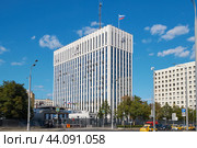 Министерство юстиции РФ. Здание на Калужской площади в Москве. (2024 год). Редакционное фото, фотограф Rashpil / Фотобанк Лори