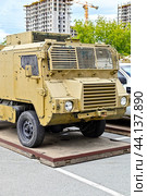Австрийский вездеход «Pinzgauer». Выставка трофейной техники из зоны СВО. Город Тюмень (2024 год). Редакционное фото, фотограф Александр Тараканов / Фотобанк Лори