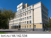 Финансовый университет при Правительстве РФ метро ВДНХ (2024 год). Редакционное фото, фотограф MК / Фотобанк Лори