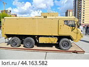 Австрийский вездеход «Pinzgauer». Передвижная выставка трофейной техники НАТО "Сила в правде- гордость и победа". Город Тюмень (2024 год). Редакционное фото, фотограф Александр Тараканов / Фотобанк Лори