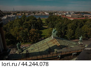 Вид с Исаакиевского собора (2024 год). Редакционное фото, фотограф Марина Тур / Фотобанк Лори