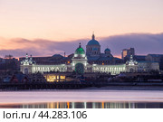 Казань. Дворец Земледельцев и Собор (2023 год). Редакционное фото, фотограф Литвяк Игорь / Фотобанк Лори