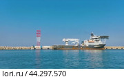 Сочи. Прогулка на катере. открытое море. выход из порта (2024 год). Стоковое видео, видеограф Сергей Татаринцев / Фотобанк Лори