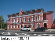 Административное здание на Крестьянской площади, дом 11, стр. 1 (1880 г.). Москва, Россия (2024 год). Стоковое фото, фотограф Елена Коромыслова / Фотобанк Лори