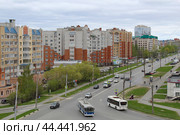 Микрорайон Волжский в Чебоксарах (2024 год). Редакционное фото, фотограф Иван Дуплик / Фотобанк Лори