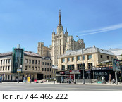Садово-Кудринская улица в Москве летом в солнечную погоду. Редакционное фото, фотограф Овчинникова Ирина / Фотобанк Лори
