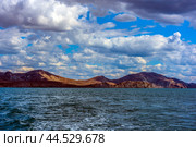 Crimea. View of Koktebel Bay and the Karadag mountain range. (2022 год). Стоковое фото, фотограф Анна Кривицкая / Фотобанк Лори