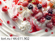 Assorted berries on whipped cream delight. Стоковое AI-изображение, AI-художник Иван Рябоконь / Фотобанк Лори