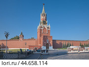 Спасская и Царская башни на Красной площади в дни проведения военно-музыкального фестиваля "Спасская башня". Москва, Россия (2024 год). Редакционное фото, фотограф Елена Коромыслова / Фотобанк Лори